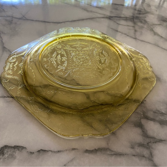 Vintage Madrid Pattern Amber Federal Depression Glass Plate - Picture 8 of 9